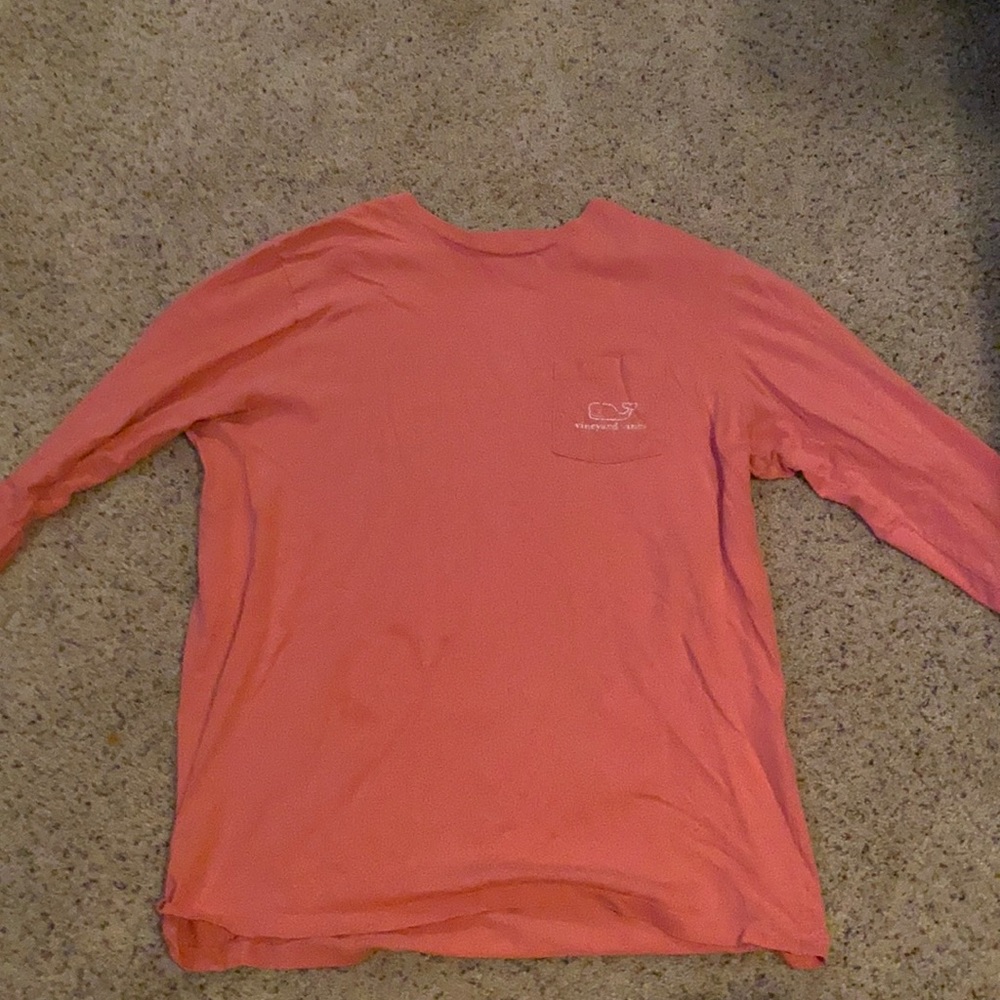 Large vineyard vines long sleeve pink/salmon color